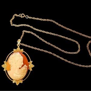Vintage-Style Cameo Pendant Necklace